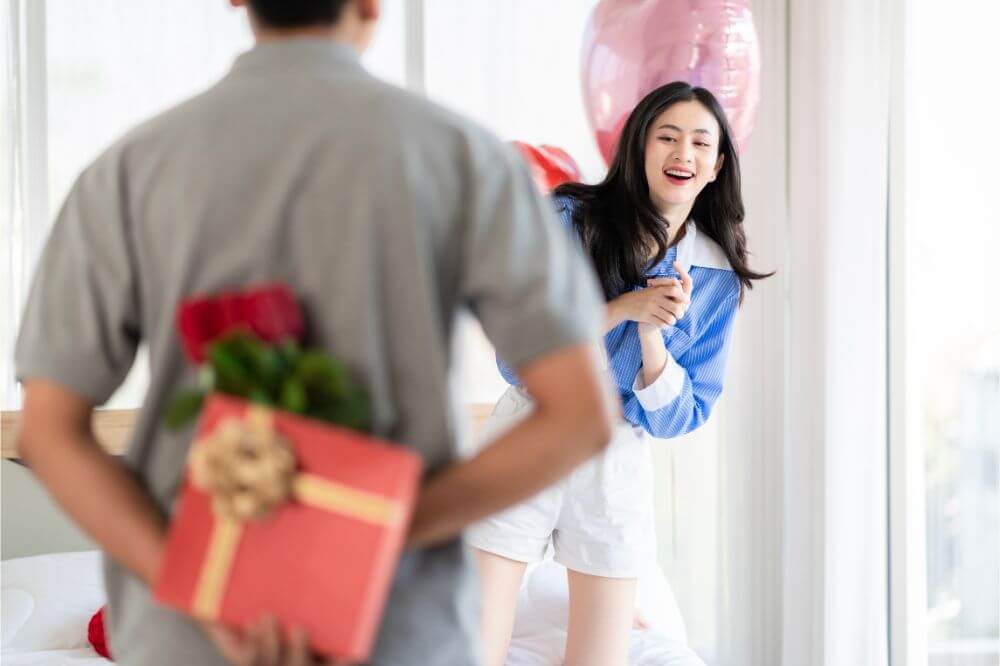 How to Surprise Your Spouse for Your First Wedding Anniversary